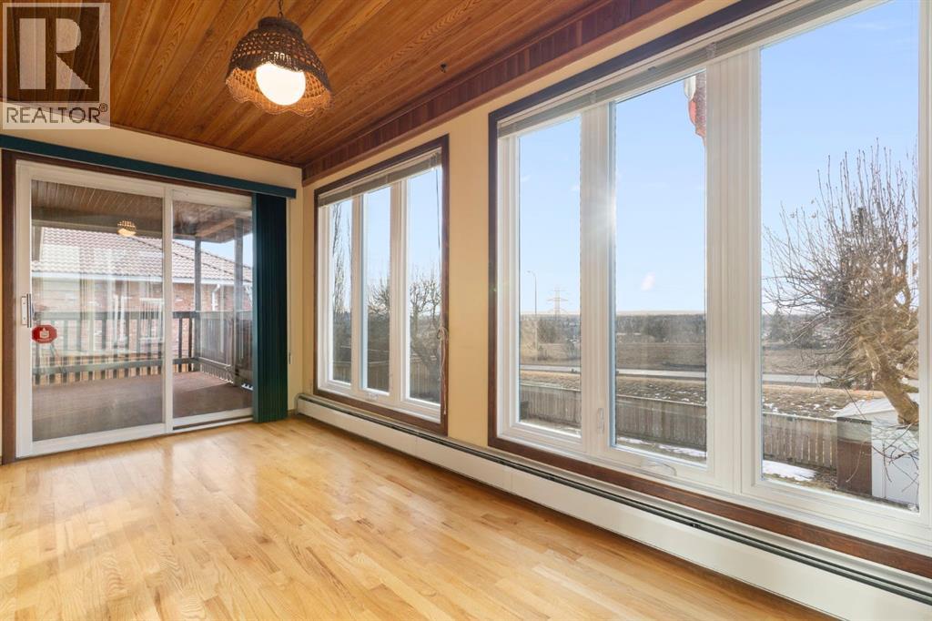 39 Coach Gate Way Sw, Calgary, Alberta  T3H 1L7 - Photo 18 - A2284475