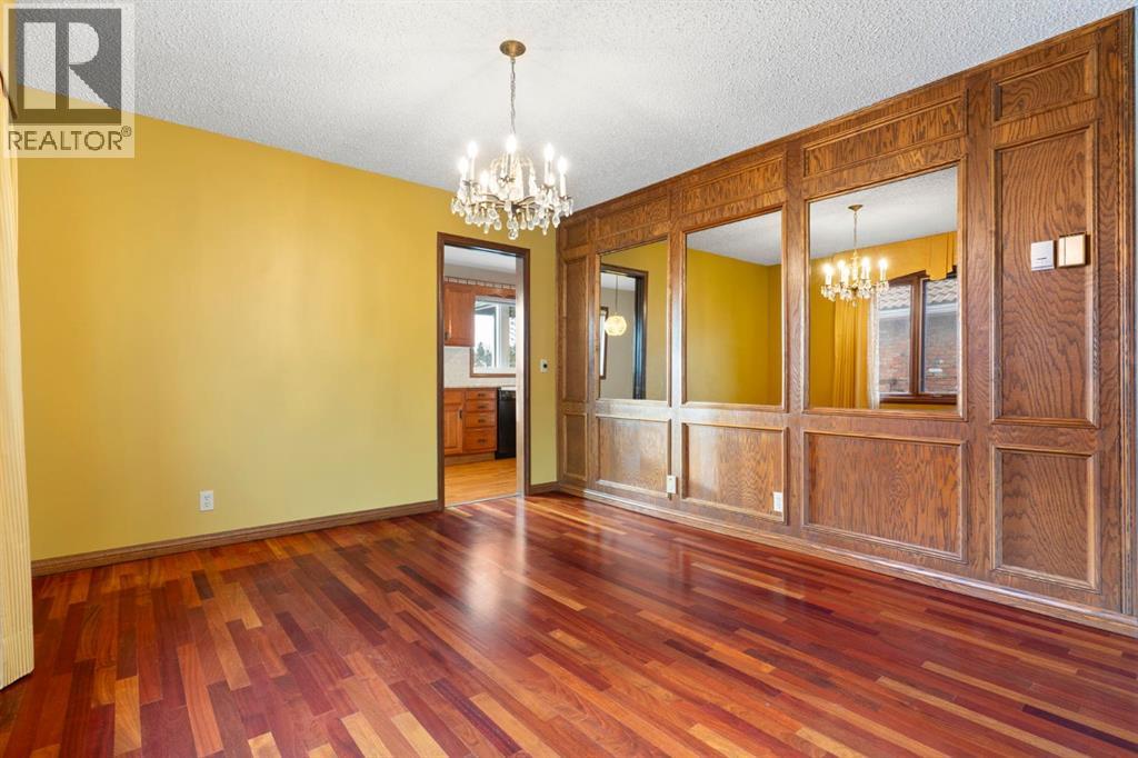 39 Coach Gate Way Sw, Calgary, Alberta  T3H 1L7 - Photo 6 - A2284475