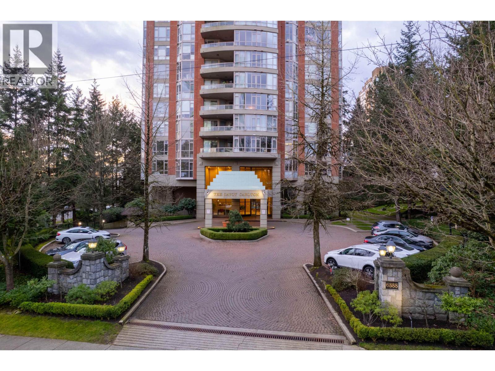 2401 6888 Station Hill Drive, Burnaby, British Columbia  V3N 4X5 - Photo 2 - R3087381