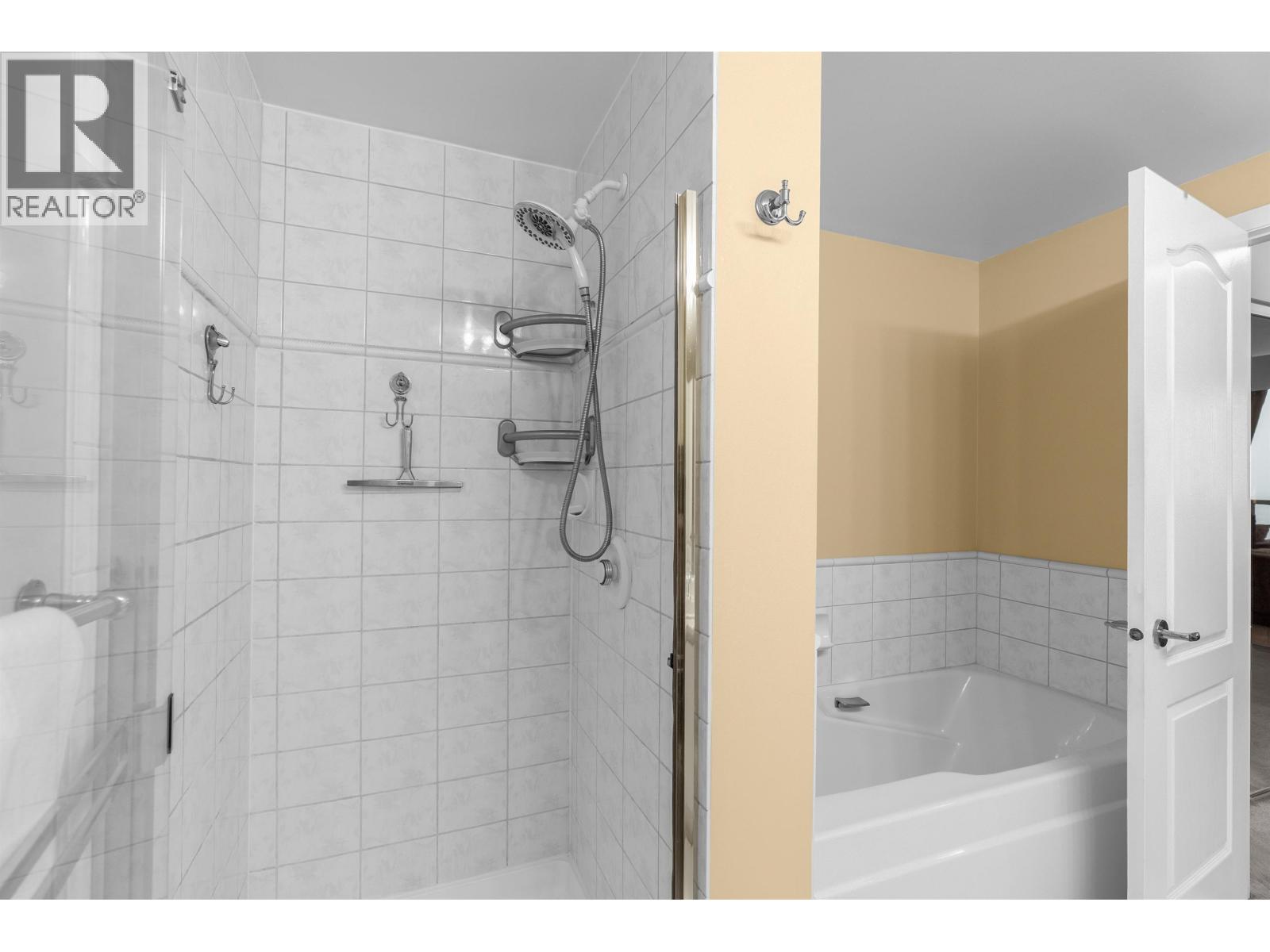 2401 6888 Station Hill Drive, Burnaby, British Columbia  V3N 4X5 - Photo 19 - R3087381