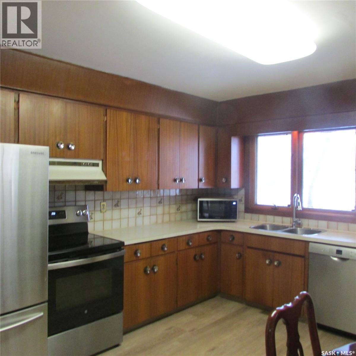 139 Smith Street N, Regina, Saskatchewan  S4R 3B3 - Photo 4 - SK028379