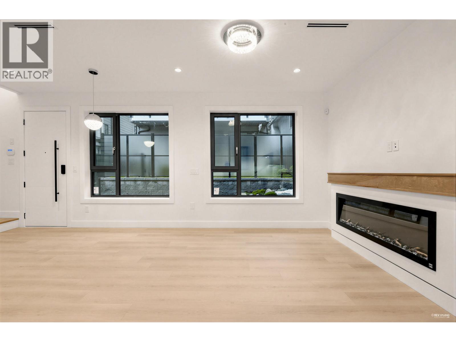 260 E 65th Avenue, Vancouver, British Columbia  V5X 2P4 - Photo 2 - R3086411