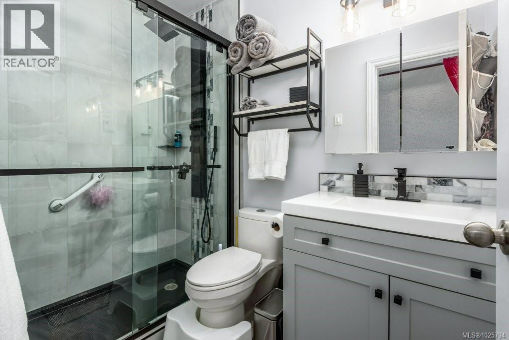 D 828 Washington Way, Courtenay, British Columbia  V9J 1L0 - Photo 24 - 1025794