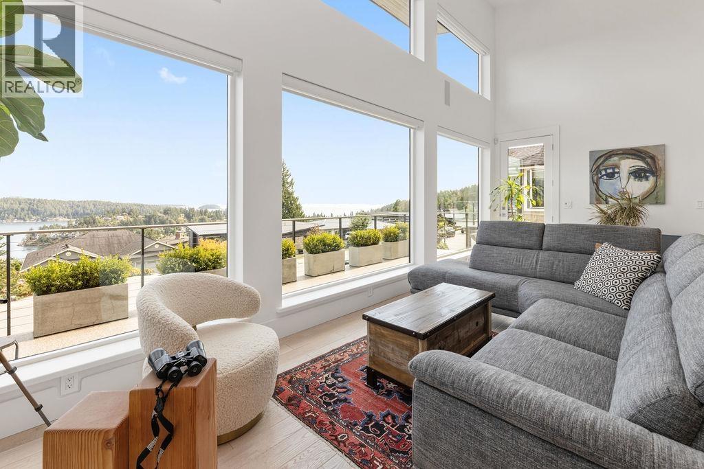 502 SPYGLASS PLACE, Gibsons, British Columbia