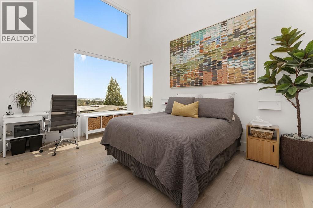 502 Spyglass Place, Gibsons, British Columbia  V0N 1V9 - Photo 13 - R3089056