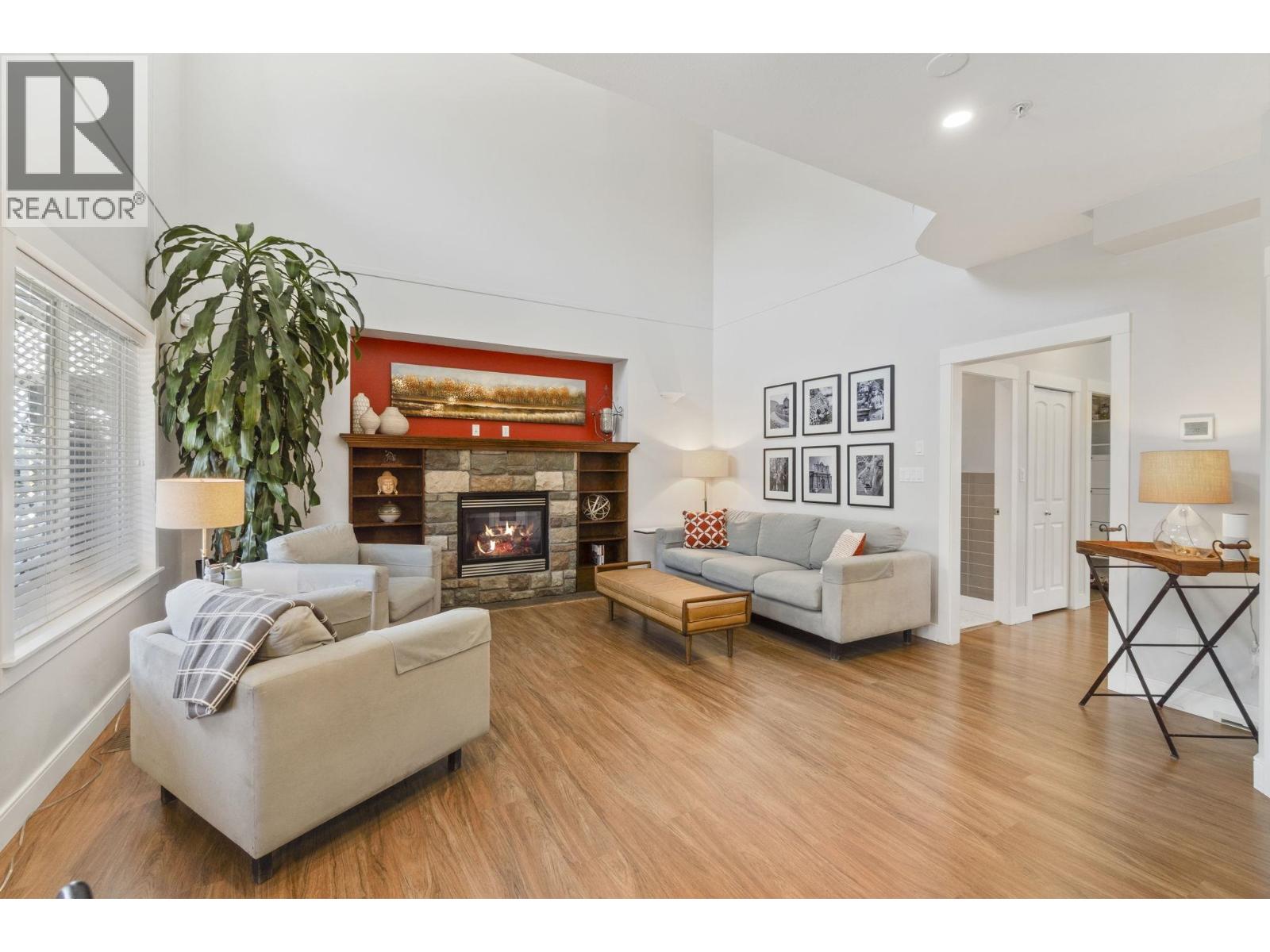 10363 Robertson Street, Maple Ridge, British Columbia  V2W 0A8 - Photo 5 - R3089057