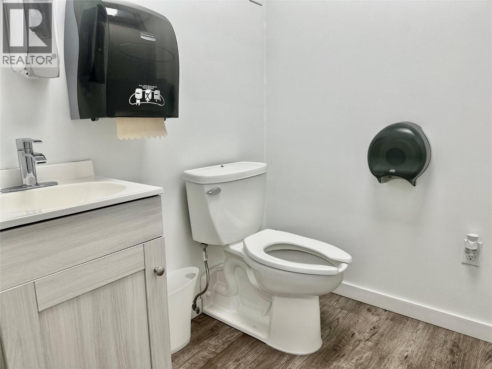 1925 Enterprise Way Unit# 105, Kelowna, British Columbia  V1Y 0J9 - Photo 29 - 10375557