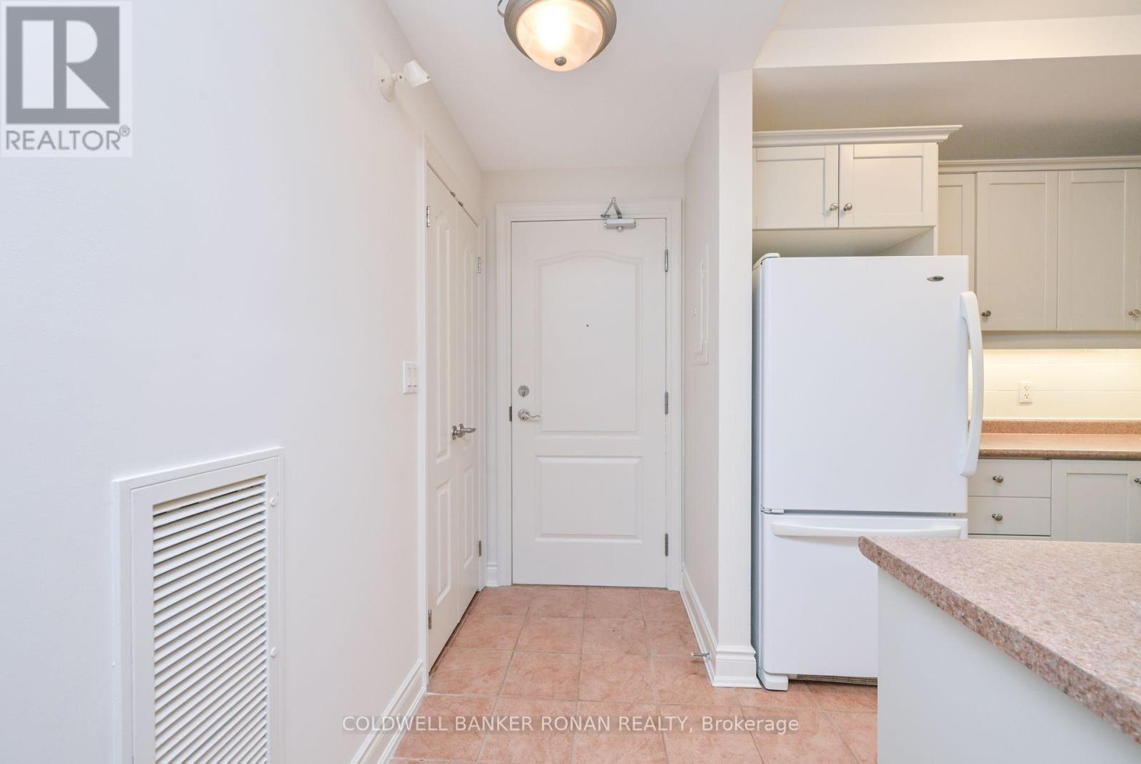 202 - 78 Sunset Boulevard, New Tecumseth, Ontario  L9R 2H5 - Photo 3 - N12780678