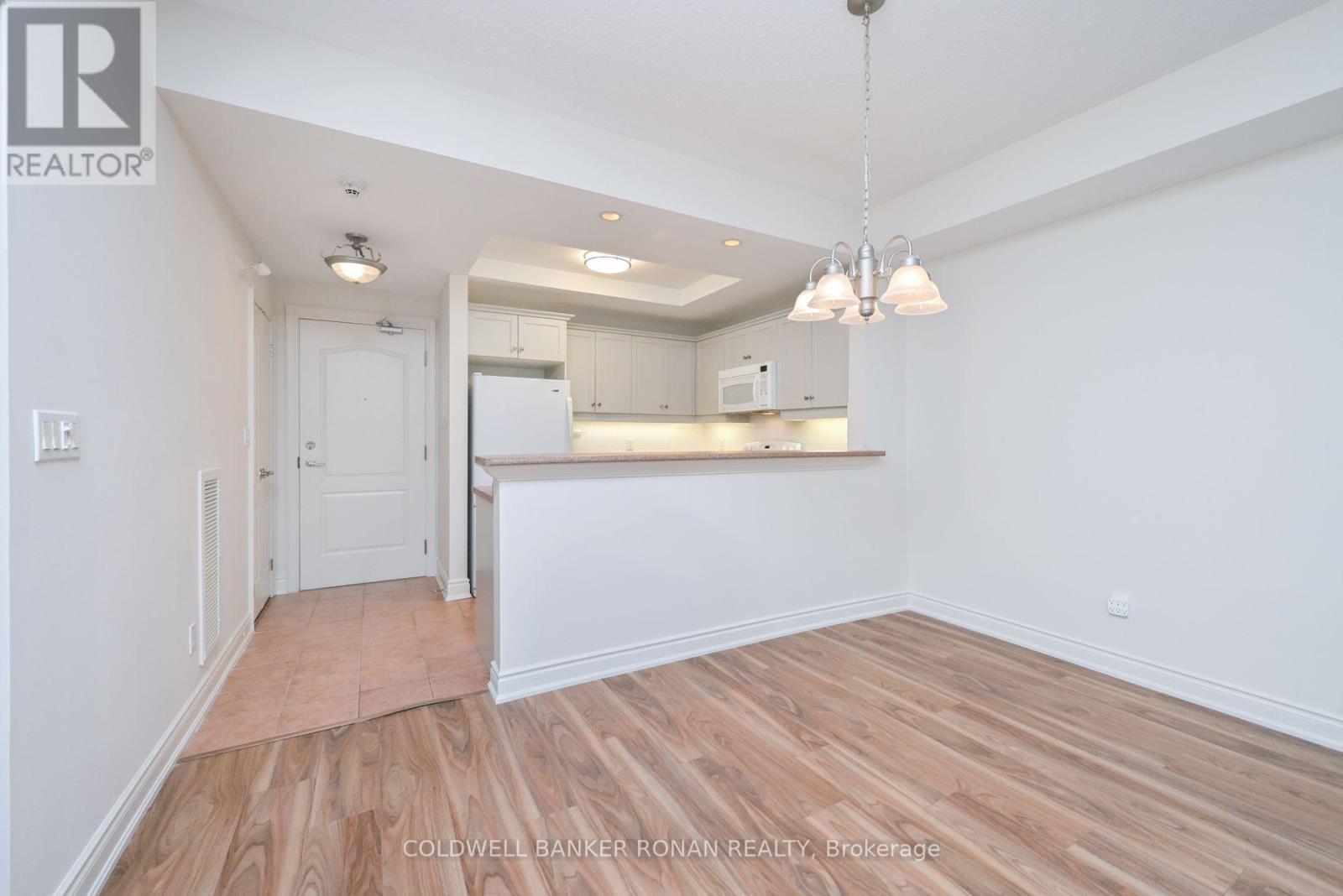 202 - 78 Sunset Boulevard, New Tecumseth, Ontario  L9R 2H5 - Photo 4 - N12780678