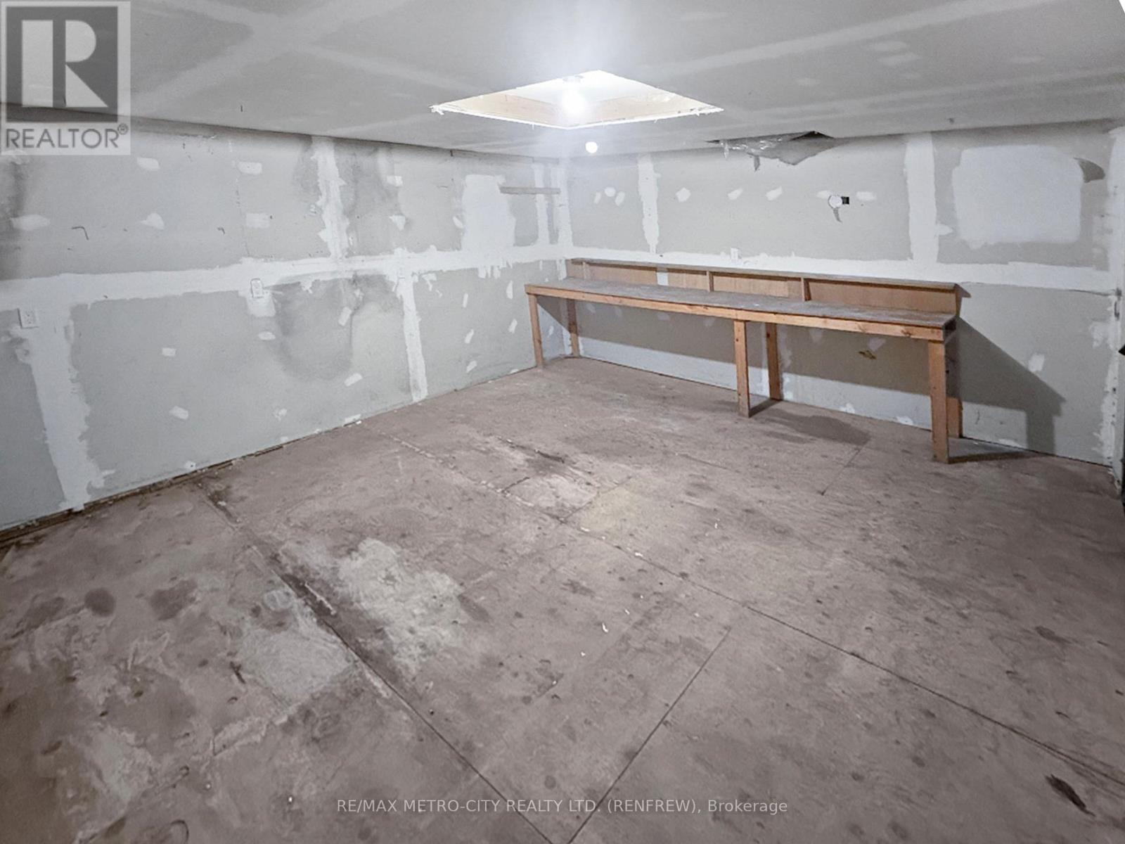 148 Farewell Street, Renfrew, Ontario  K7V 2H4 - Photo 24 - X12778178