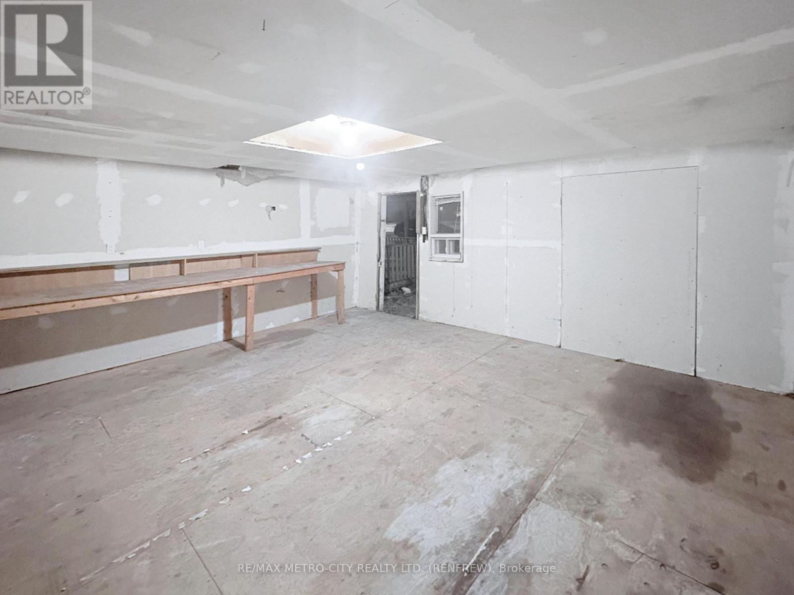 148 Farewell Street, Renfrew, Ontario  K7V 2H4 - Photo 23 - X12778178