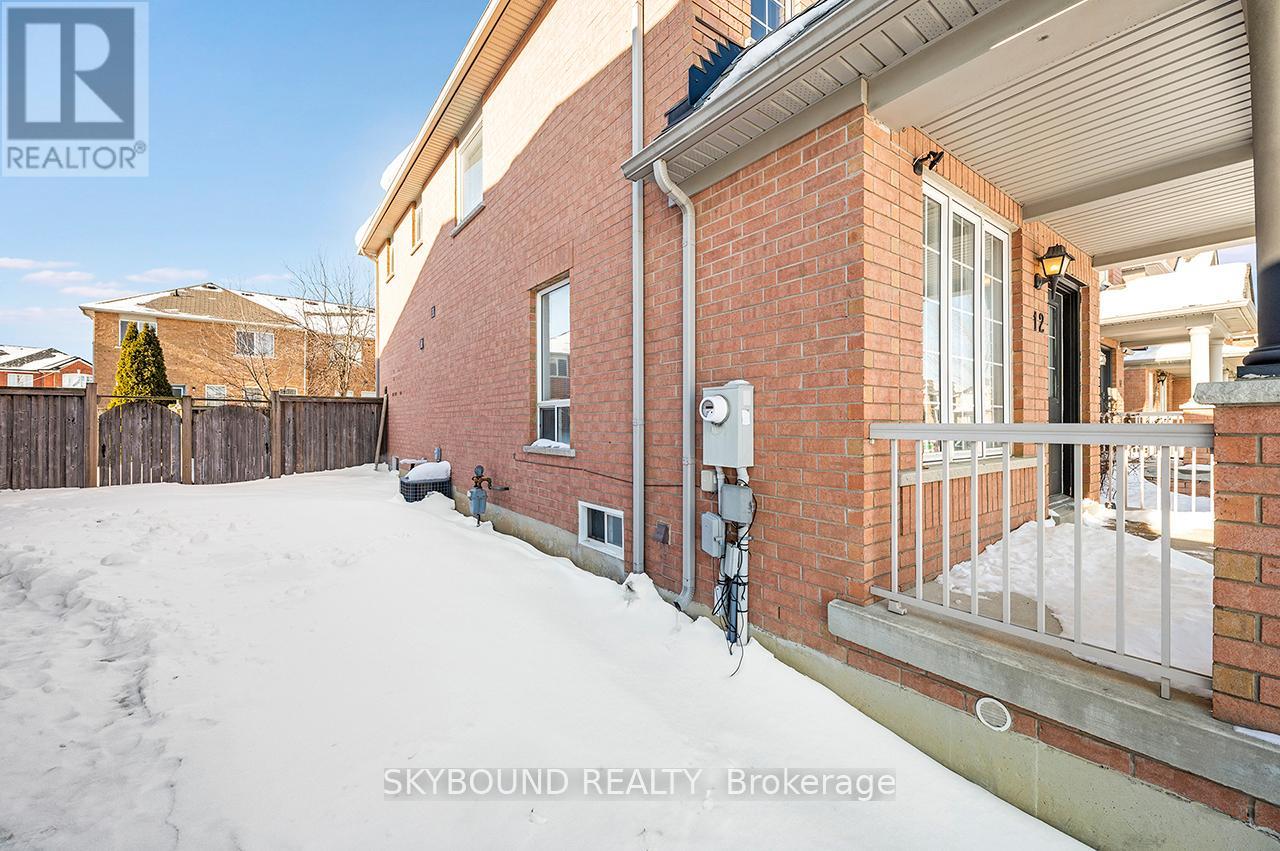 12 Sled Dog Road, Brampton, Ontario  L6R 0H8 - Photo 8 - W12780628