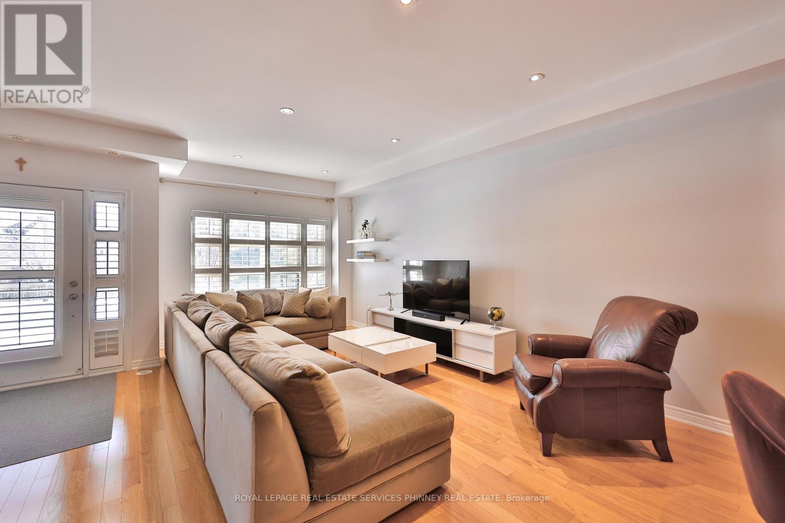 15 - 2460 Prince Michael Drive, Oakville, Ontario  L6H 0G8 - Photo 3 - W12780638