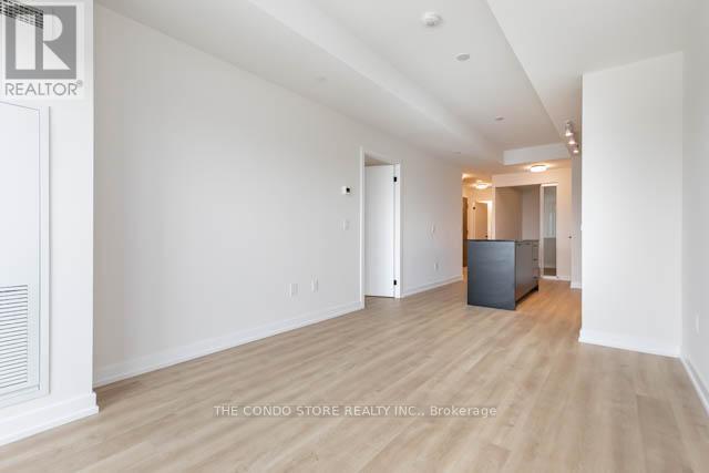 802 - 2300 St. Clair Avenue W, Toronto, Ontario  M6N 1K8 - Photo 3 - W12780660