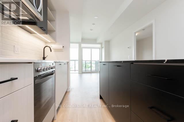 802 - 2300 St. Clair Avenue W, Toronto, Ontario  M6N 1K8 - Photo 7 - W12780660