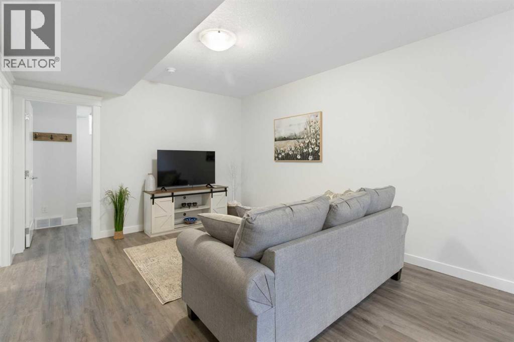 112 Fireside Crescent, Cochrane, Alberta  T4C 2A3 - Photo 33 - A2266771