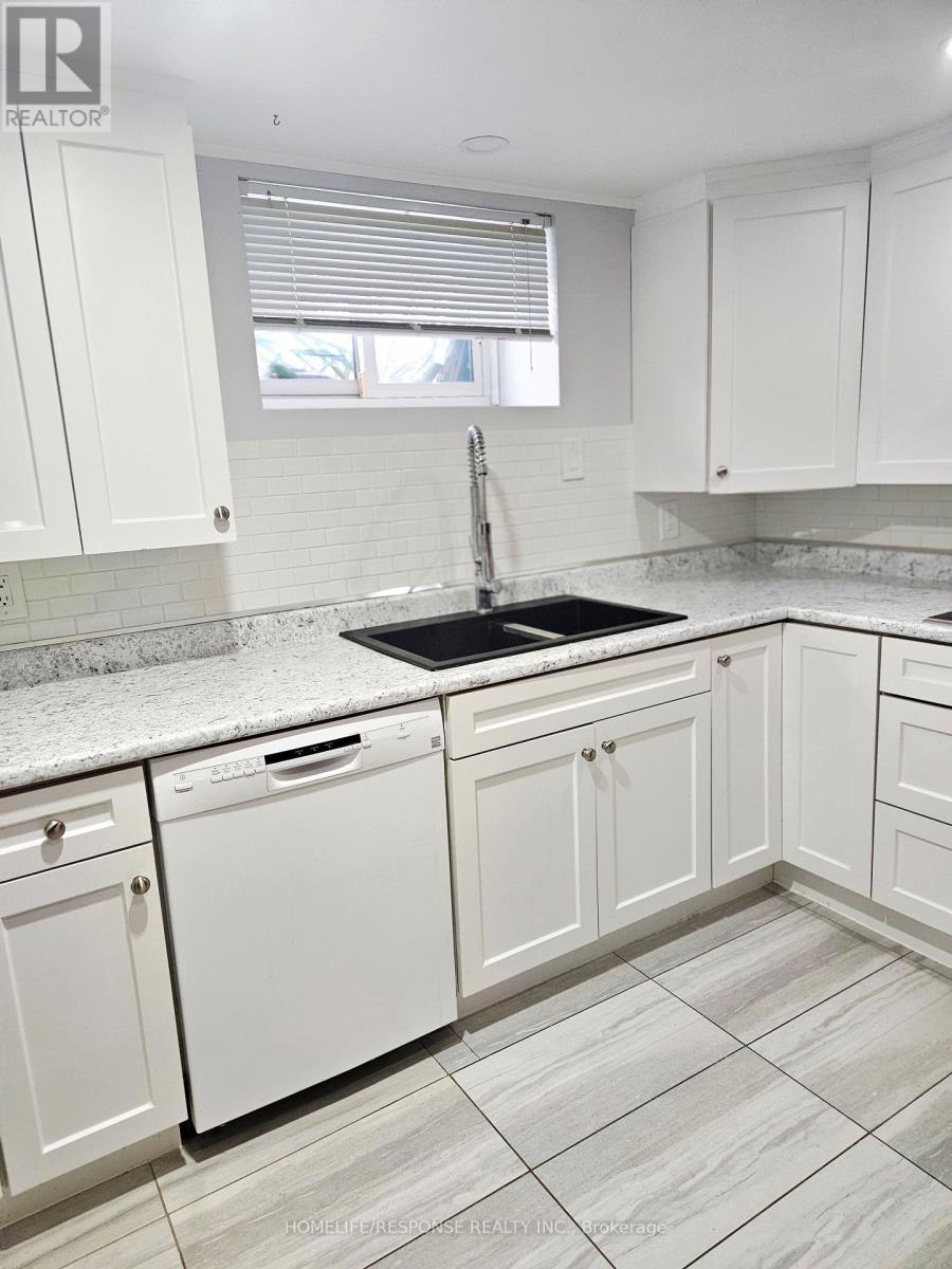 Basement - 678 Mohawk Road, Hamilton, Ontario  L9G 2X3 - Photo 8 - X12780614