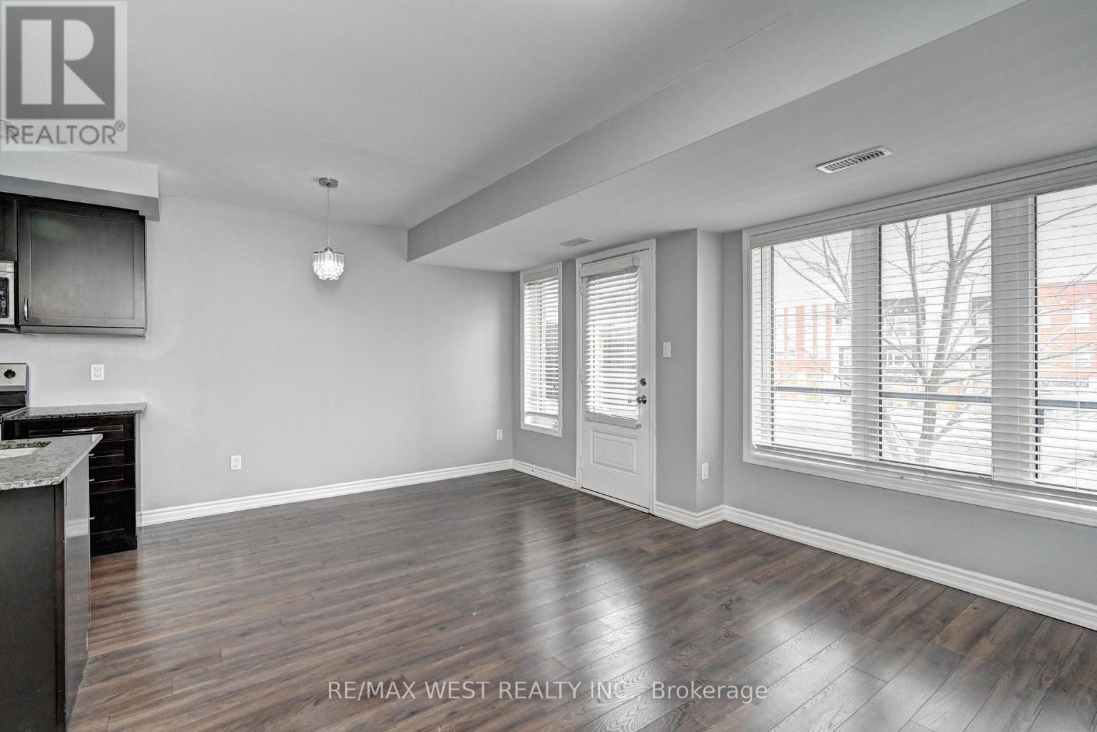 118 Daylily Lane, Kitchener, Ontario  N2R 0L7 - Photo 12 - X12780620