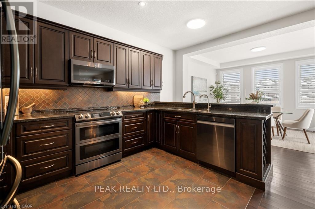 279 Zeller Drive, Kitchener, Ontario  N2A 0B2 - Photo 10 - X12780624