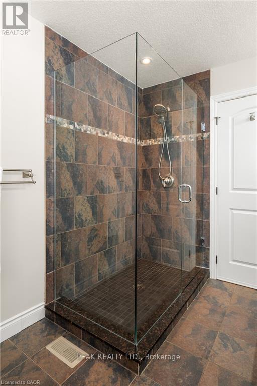 279 Zeller Drive, Kitchener, Ontario  N2A 0B2 - Photo 22 - X12780624