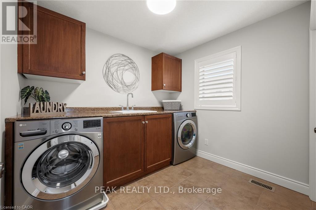 279 Zeller Drive, Kitchener, Ontario  N2A 0B2 - Photo 24 - X12780624