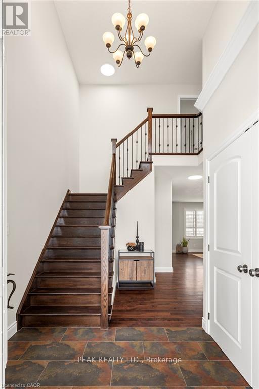 279 Zeller Drive, Kitchener, Ontario  N2A 0B2 - Photo 4 - X12780624