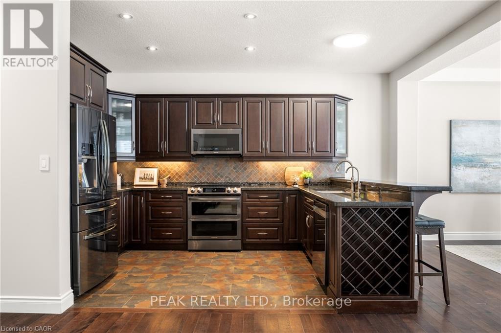 279 Zeller Drive, Kitchener, Ontario  N2A 0B2 - Photo 8 - X12780624