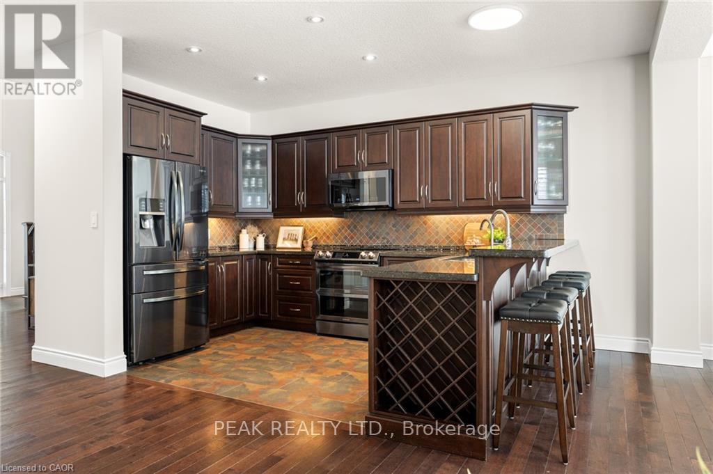 279 Zeller Drive, Kitchener, Ontario  N2A 0B2 - Photo 9 - X12780624