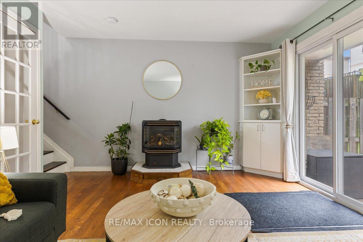 26 - 211 VERONICA DRIVE, Kitchener, Ontario