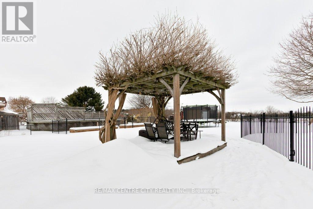 6579 Bostwick Road, Central Elgin, Ontario  N0L 2L0 - Photo 32 - X12771808