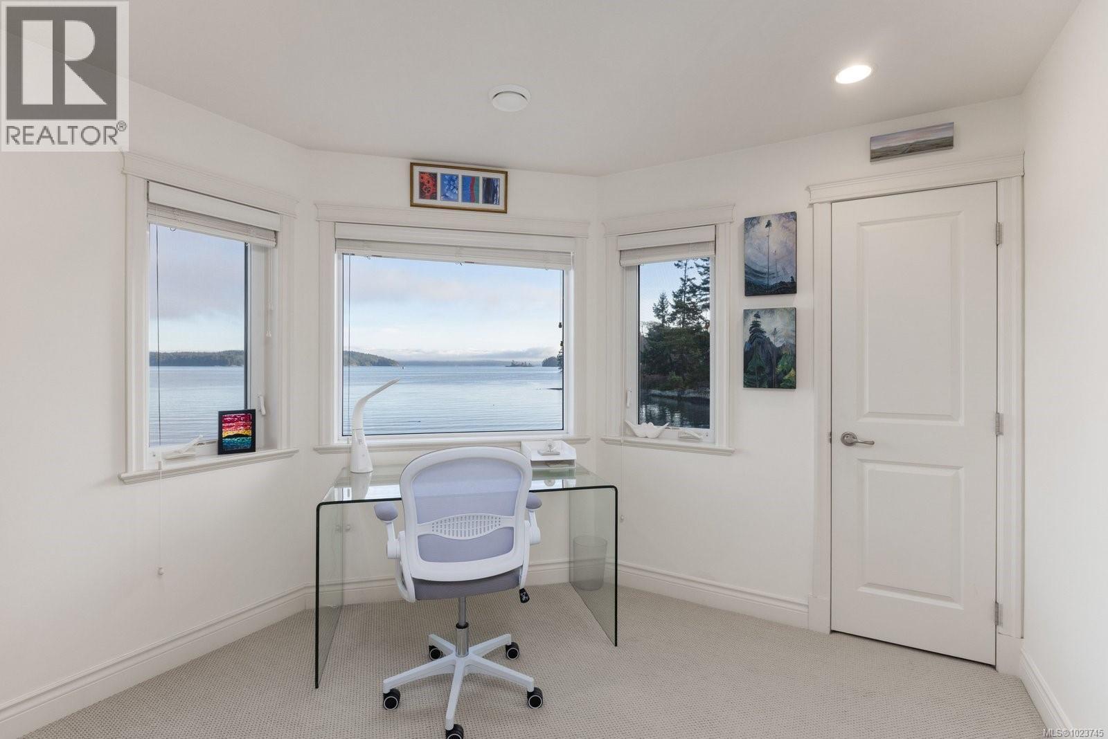 10239 Fifth St, Sidney, British Columbia  V8L 2Y4 - Photo 24 - 1023745