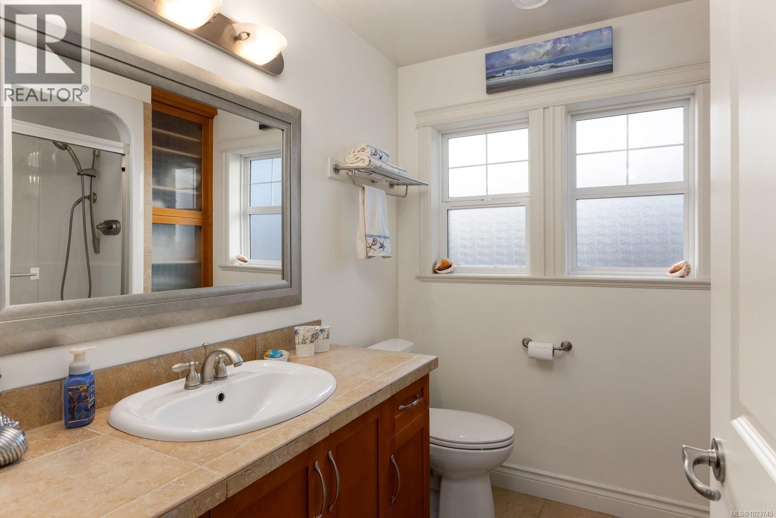 10239 Fifth St, Sidney, British Columbia  V8L 2Y4 - Photo 25 - 1023745