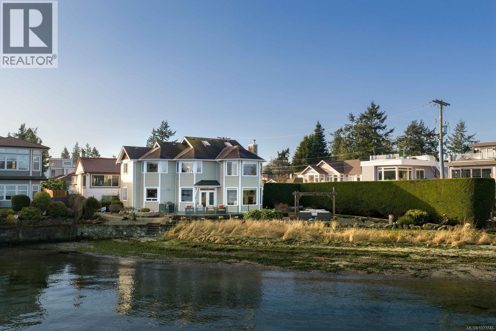 10239 Fifth St, Sidney, British Columbia  V8L 2Y4 - Photo 29 - 1023745