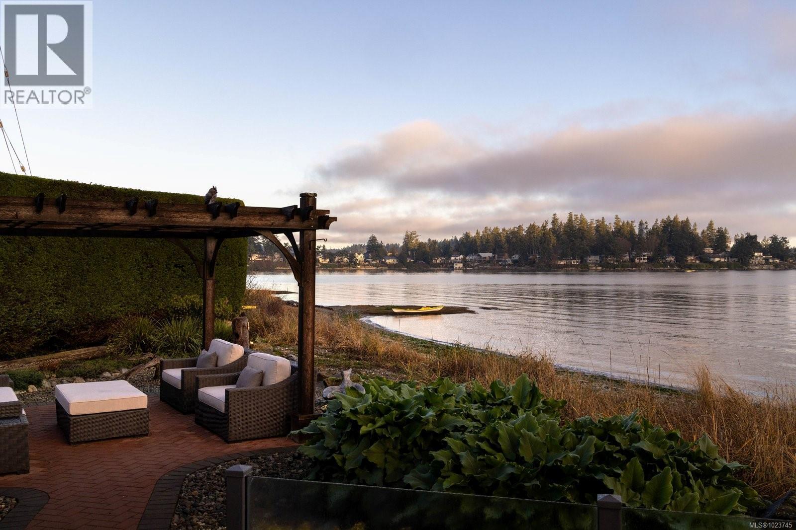 10239 Fifth St, Sidney, British Columbia  V8L 2Y4 - Photo 36 - 1023745