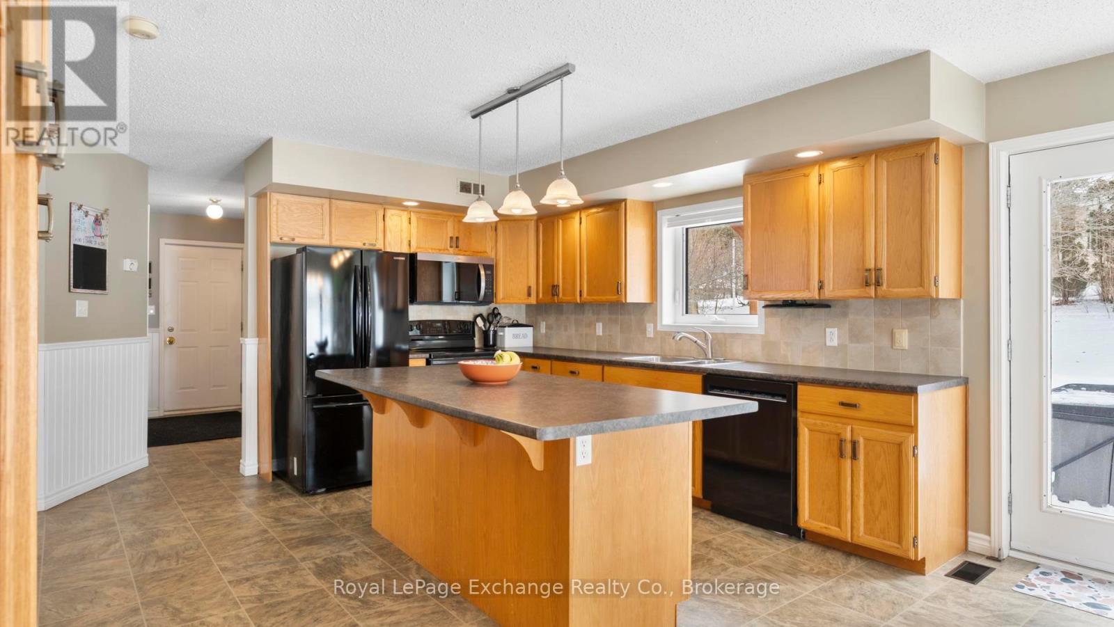 937 Kris Street, Huron-Kinloss, Ontario  N2Z 0C3 - Photo 8 - X12780890