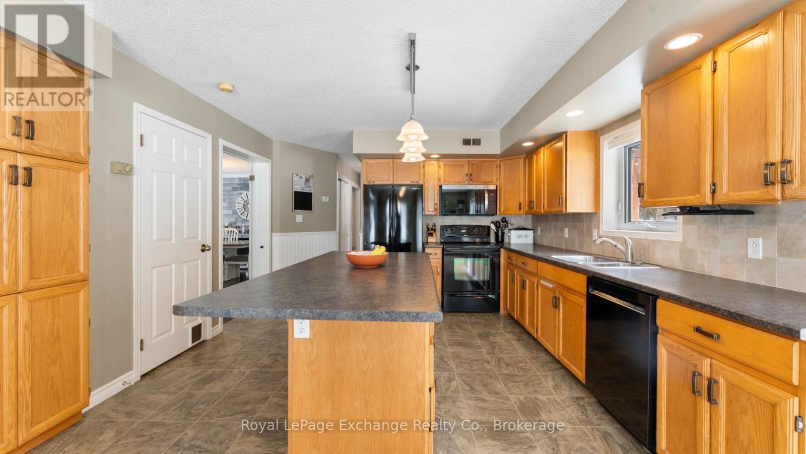 937 Kris Street, Huron-Kinloss, Ontario  N2Z 0C3 - Photo 9 - X12780890