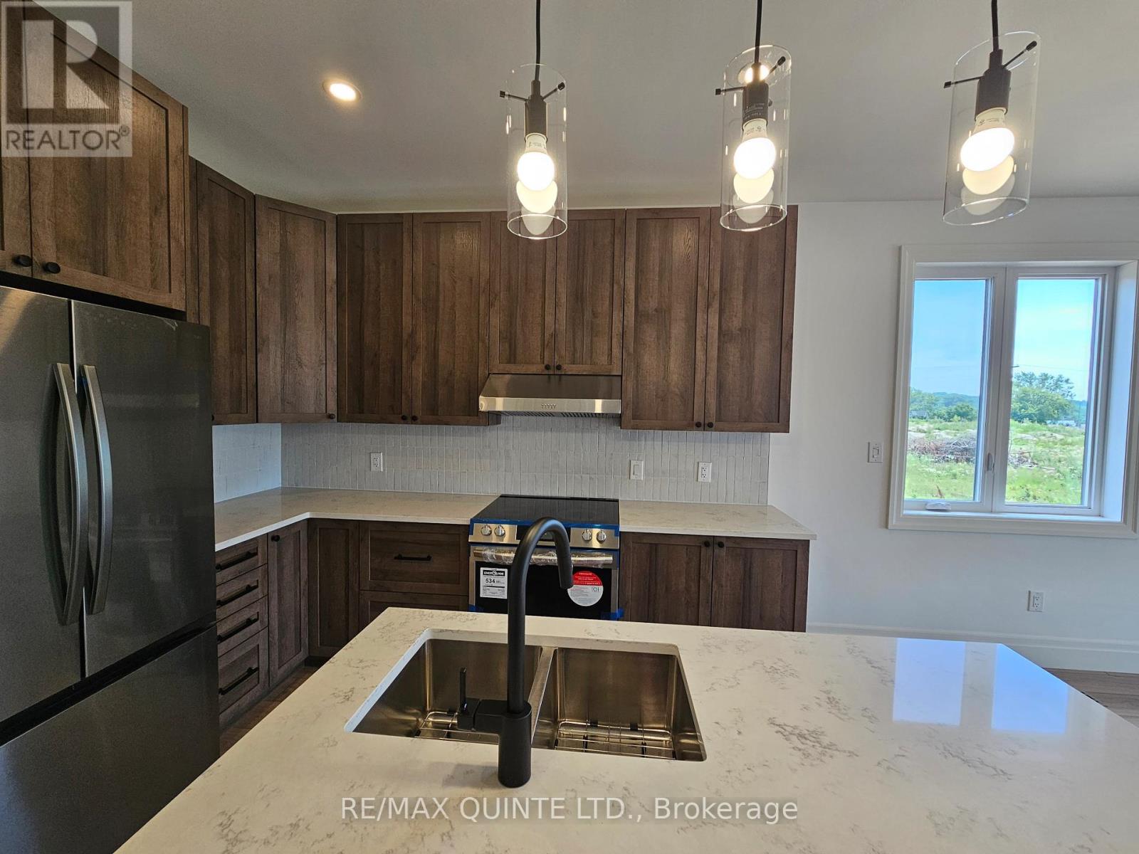 197 Beasley Crescent, Prince Edward County (Hallowell Ward), Ontario  K0K 2T0 - Photo 10 - X12780692