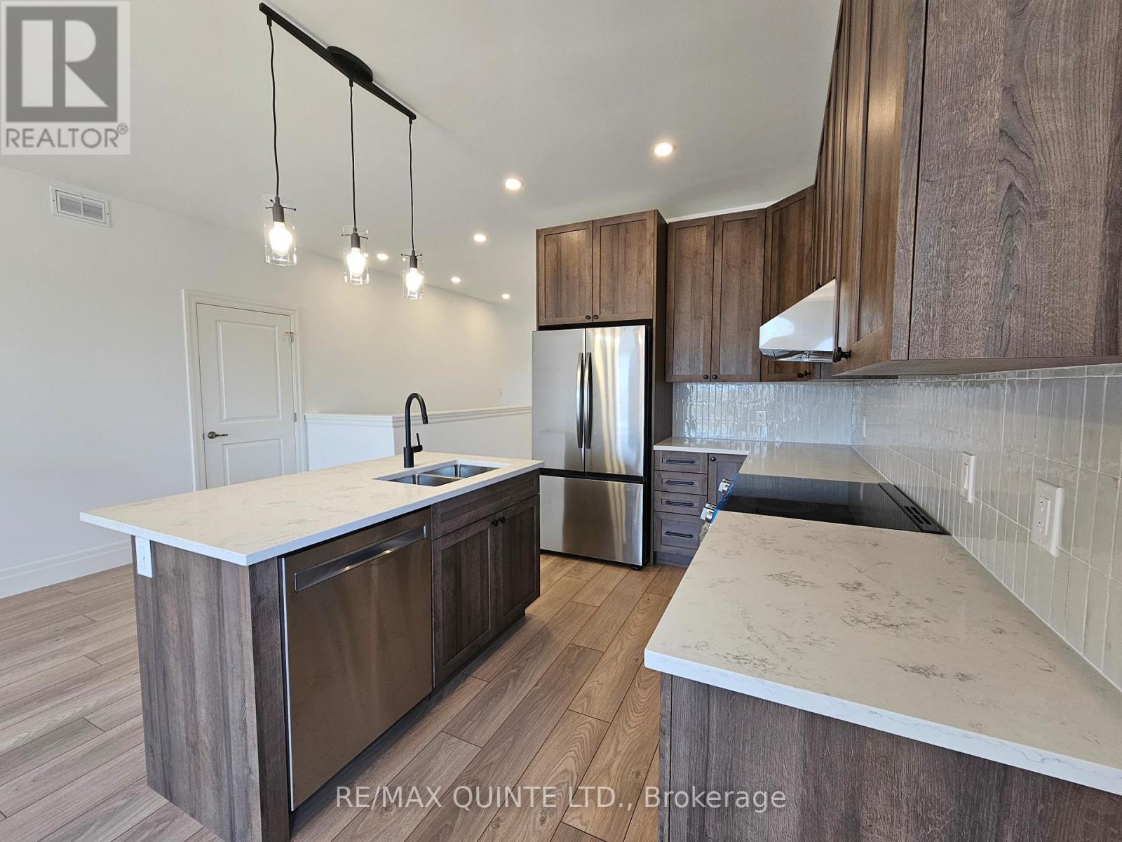 197 Beasley Crescent, Prince Edward County (Hallowell Ward), Ontario  K0K 2T0 - Photo 7 - X12780692