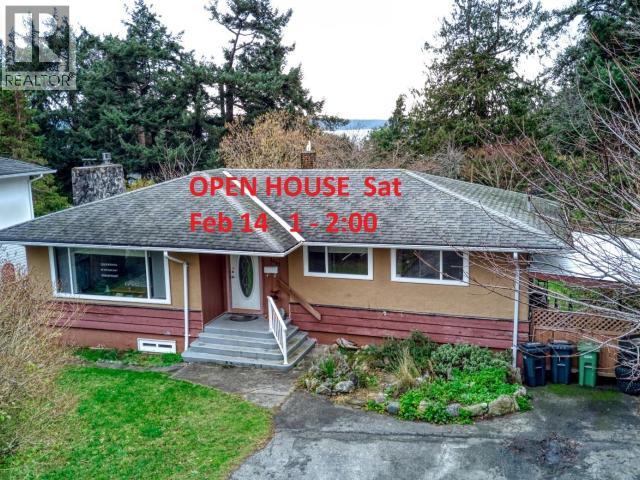 3361 Joyce Ave, Powell River, British Columbia   - Photo 1 - 19633