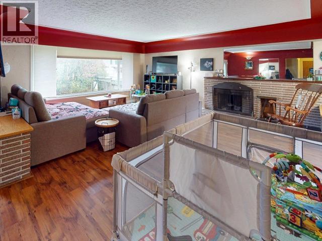 3361 Joyce Ave, Powell River, British Columbia   - Photo 7 - 19633