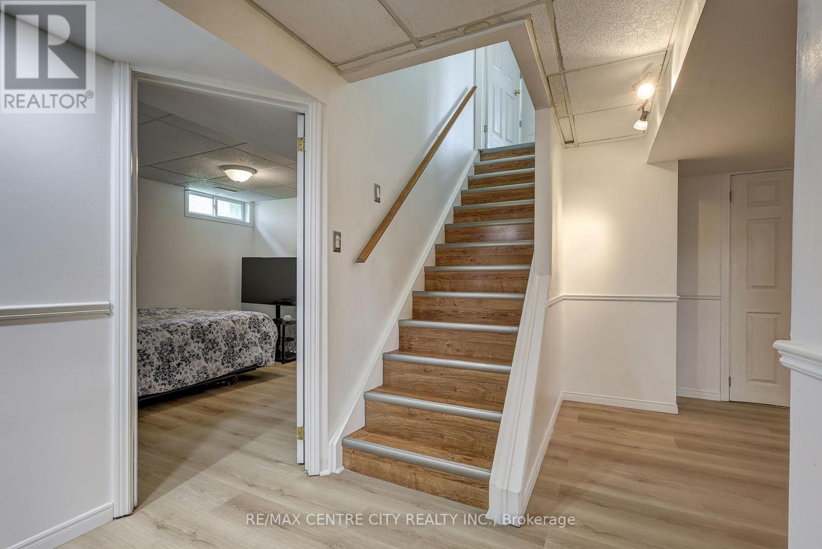 26 Sifton Drive, St. Thomas, Ontario  N5R 6C7 - Photo 21 - X12780786