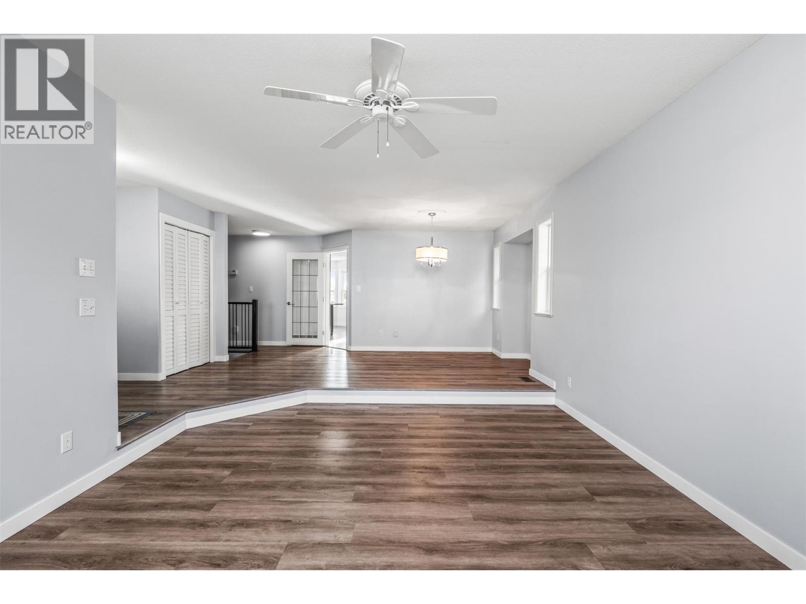 1997 Mountain View Avenue, Lumby, British Columbia  V0E 2G0 - Photo 6 - 10375616