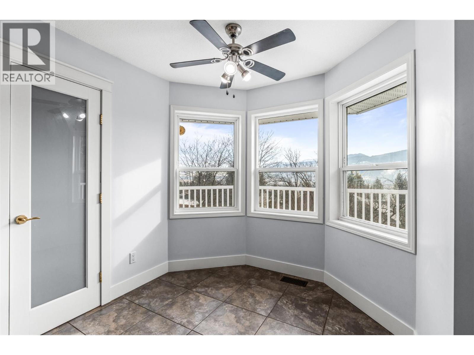 1997 Mountain View Avenue, Lumby, British Columbia  V0E 2G0 - Photo 19 - 10375616