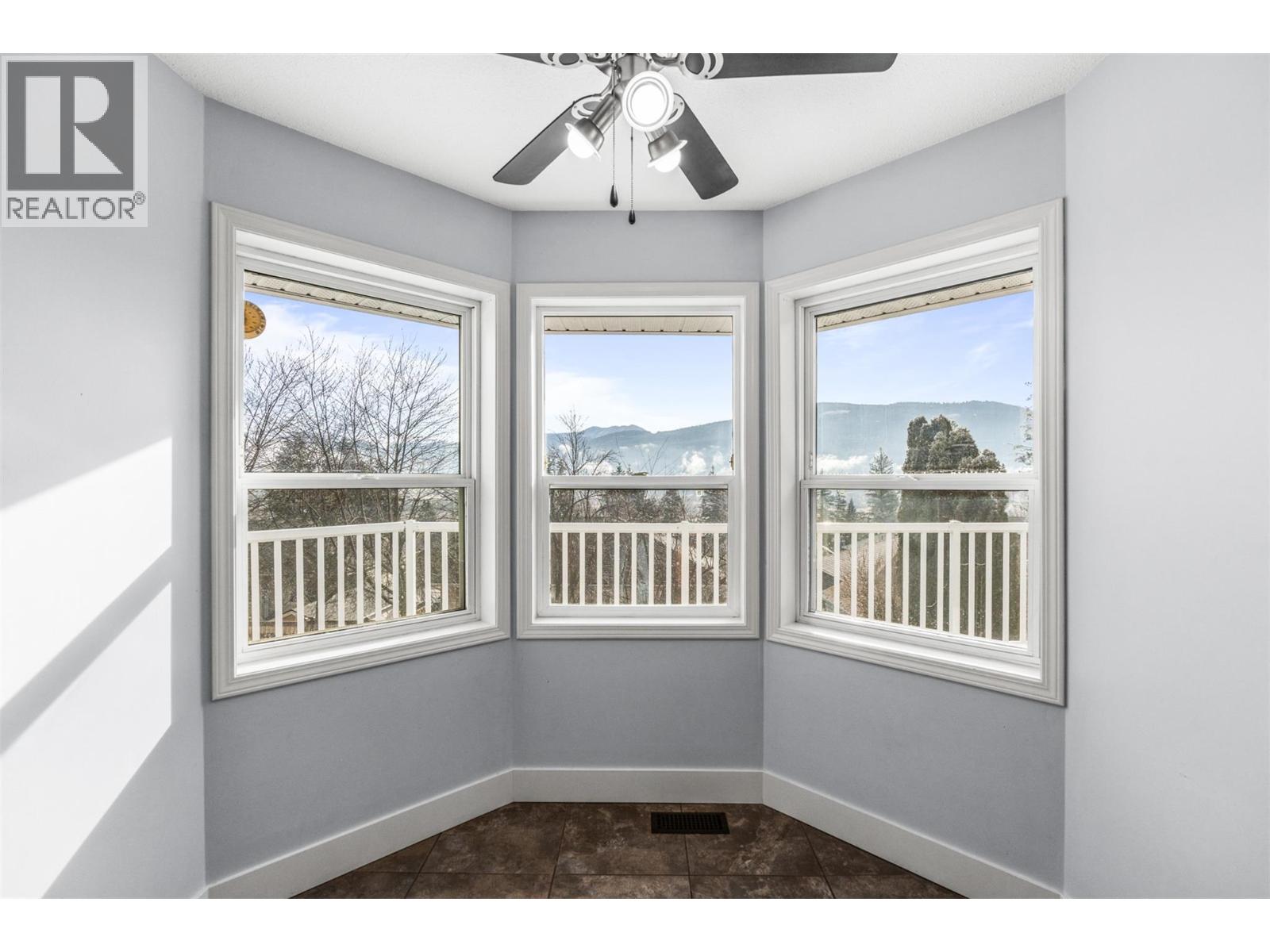 1997 Mountain View Avenue, Lumby, British Columbia  V0E 2G0 - Photo 20 - 10375616