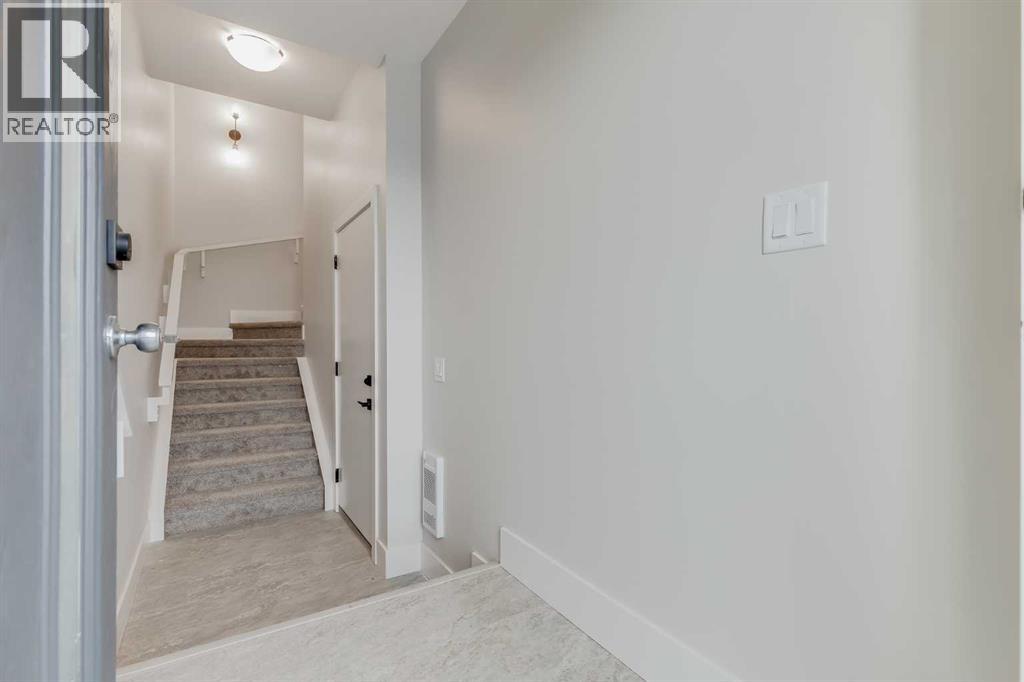 2855 12 Avenue Sw, Calgary, Alberta  T3C 3W8 - Photo 2 - A2283351