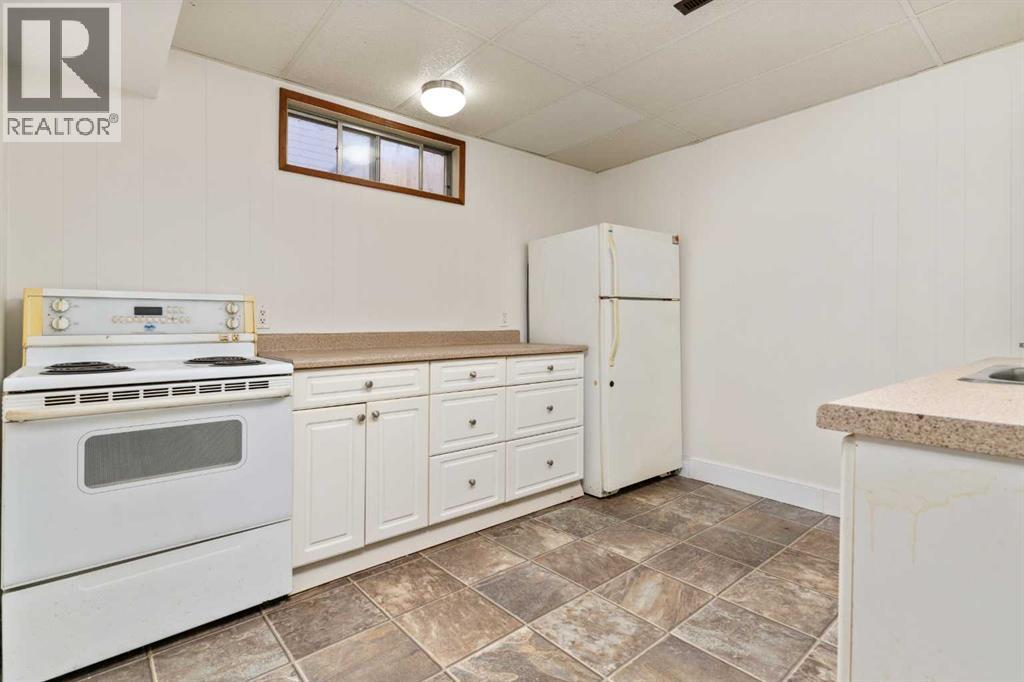 31 Montrose Avenue, Camrose, Alberta  T4V 2L6 - Photo 17 - A2270584