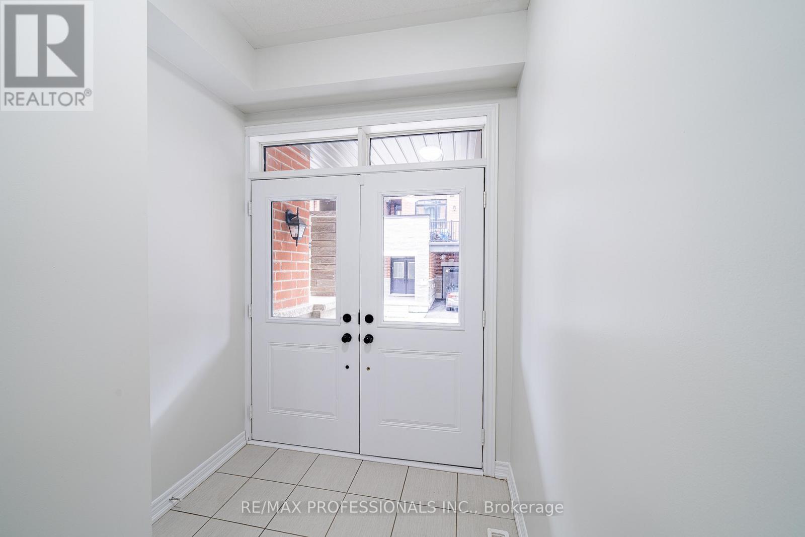 520 Littlewood Lane, Ajax, Ontario L1S 0H1 - Photo 4 - E12780762