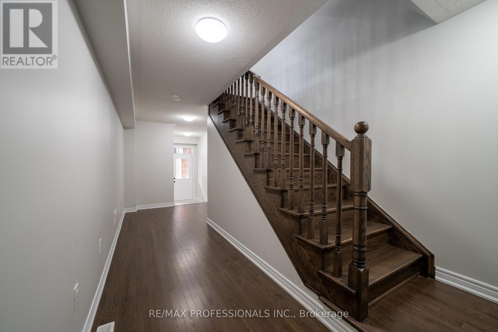 520 Littlewood Lane, Ajax, Ontario L1S 0H1 - Photo 7 - E12780762