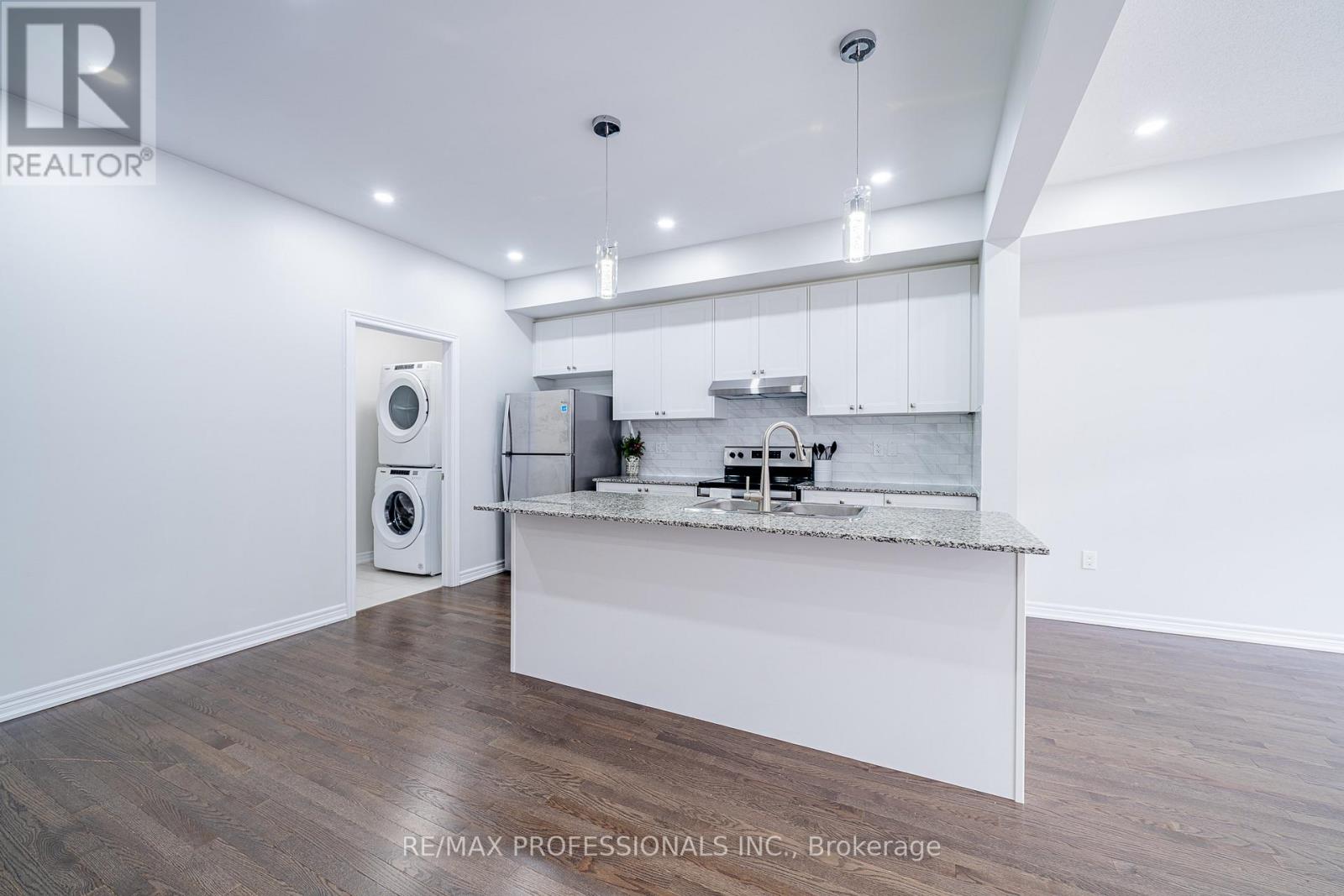 520 Littlewood Lane, Ajax, Ontario L1S 0H1 - Photo 8 - E12780762