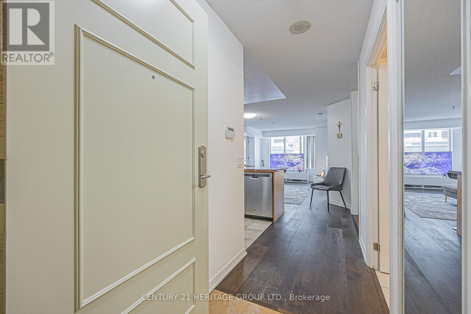 211 - 310 Red Maple Road, Richmond Hill, Ontario  L4C 0T7 - Photo 4 - N12780770